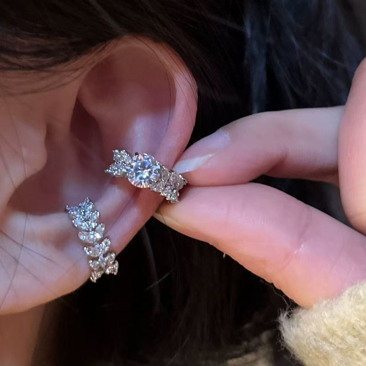 

1PC Exquisite Imitation Pearl Zircon Ear Clip for Women Fashion Three Layer Tassel Fake Piercing Earcuff Clips Earrings Jewelry
