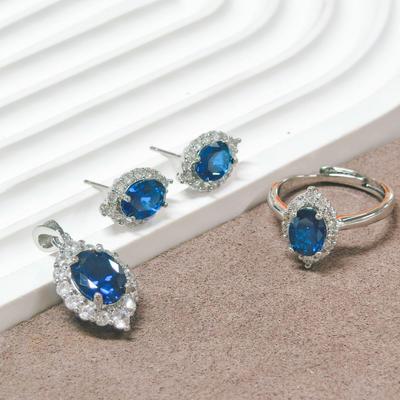 Set di Gioielli Lusso Gessin con Zaffiri Blu e Diamanti Intarsiati: Anello, Orecchini, Ciondolo.