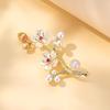 Elegant and Luxurious Plum Blossom Brooch, High-end Women's Exquisite and Fashionable Bouquet Brooch, Niche Design Sense Brooch