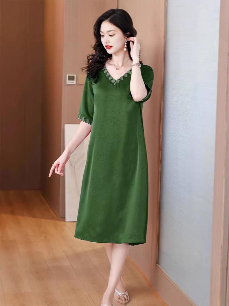 Thirteen Rows Satin V-Neck Short Sleeve Dress for Middle-Aged Women