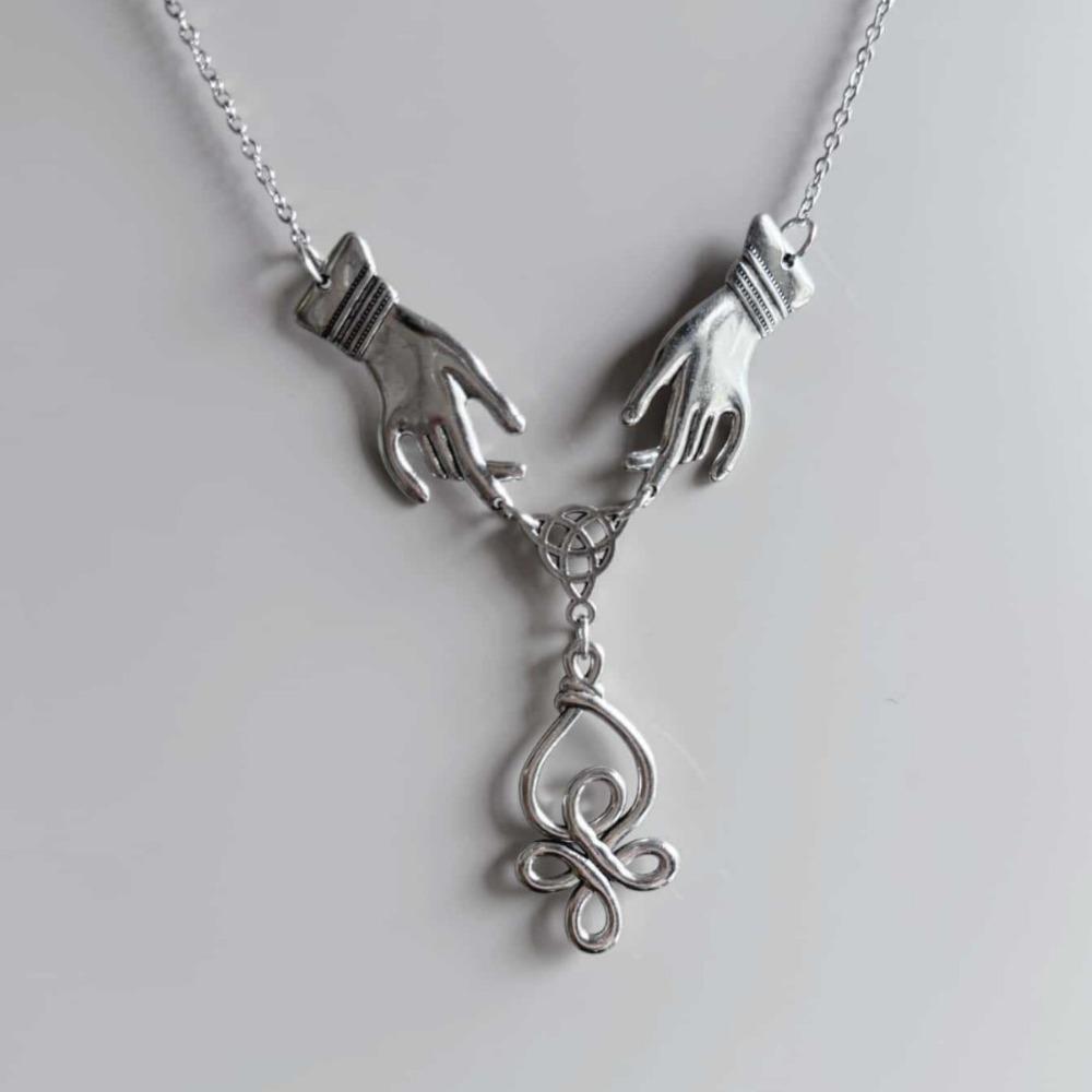 Original Design Sliver Color Both Hands Hollowed-out Celtic Knot Pendant Necklace for Women Halloween Party Gothic Witch Jewelry