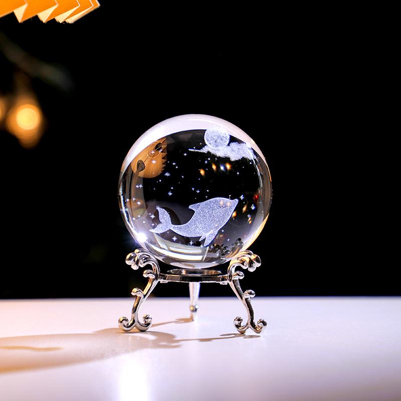 3D Astronaut Crystal Ball with Metal Triangle Stand - Creative Office Desktop Ornament & Gift