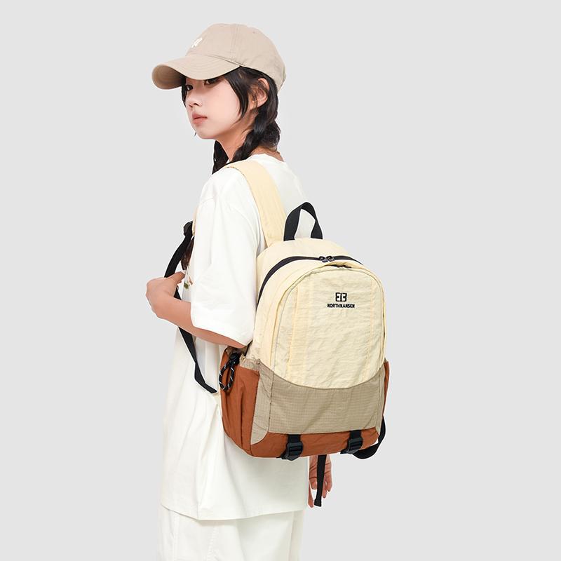 Schoolbag Light Travel Backpack Female College Student Leisure School Bag Hiking Mountaineering Backpack Large Capacity Commuter Computer Bag