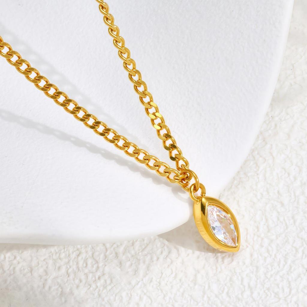 Light Luxury Fashion Zircon Necklace Personalized Design Titanium Steel Necklace Women Do Not Fade Versatile