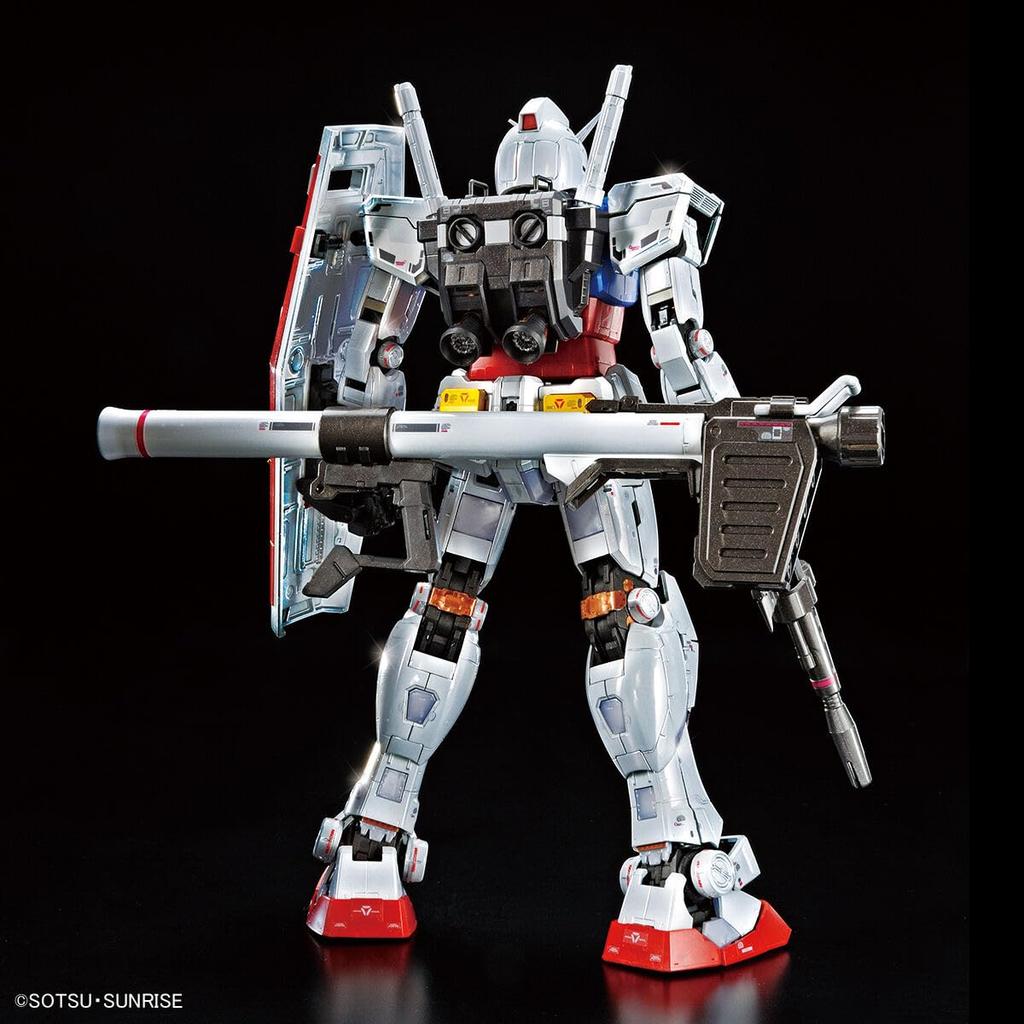Base Limited Plastic Model [MG] 1/100 RX-78-2 Ver.3.0 [Titanium Finish]