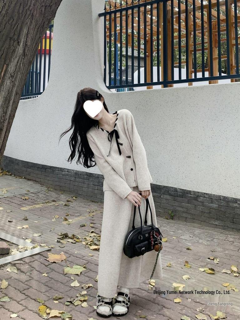 Korean Style Round Neck Knit Cardigan Set for Women - Autumn/Winter Collection, Loose Fit, Casual Style.