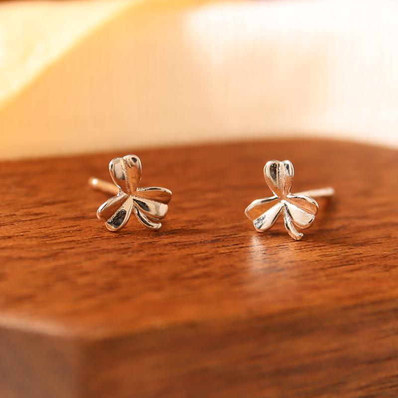 Three-petal Flower Earrings for Women  Fashionable  Versatile  High-end Style  A Gift for Your Bestie or Girlfriend