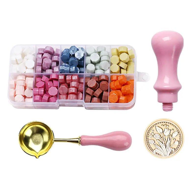 

Набор штампов для сургучной печати «Тюльпан», 203 шт., 1 штамп для сургучной печати с латунной головкой, 200 шт. сургучных бусин, 1 розовая ложка для воска, 1 розовая деревянная ручка