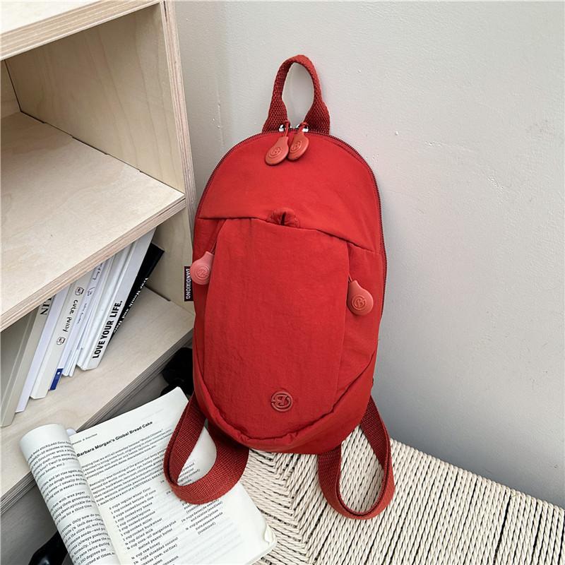 Multifunkční taška přes hrudník Dámský vodotěsný nylonový batoh Lehká crossbody taška na cesty