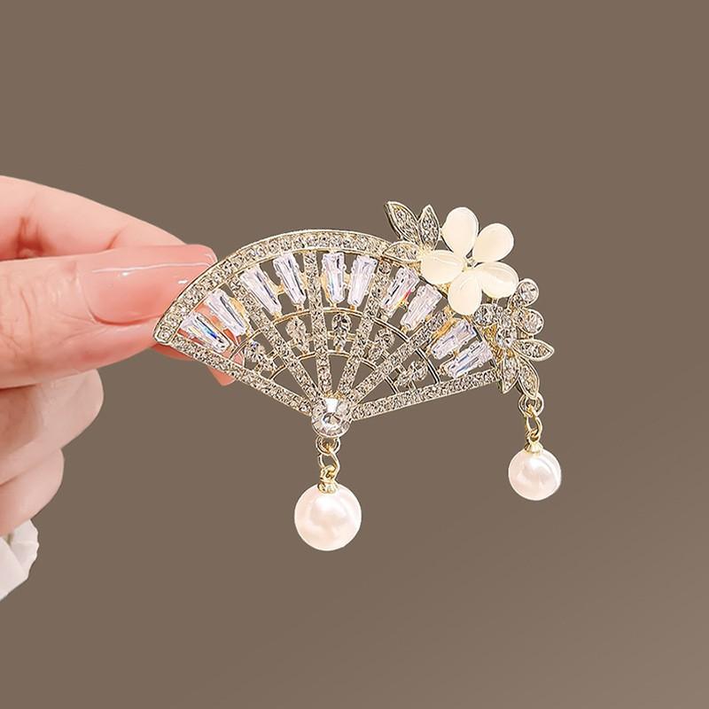 Chinese Style Fashion Luxury Rhinestone Fan-Shaped Brooches For Women Clothing Coat Accessories