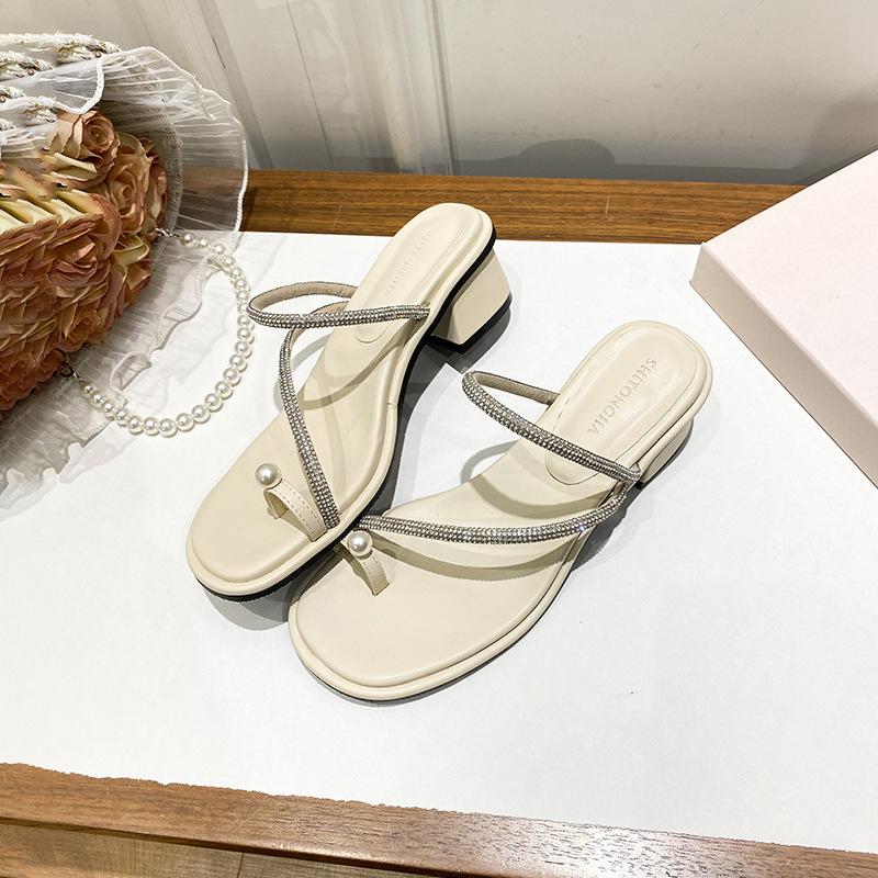 

Фея ветер толстый каблук набор носок жемчуг крутые шлепанцы женские для улицы 2025 лето новые стразы средний каблук римский носок сандалии 40