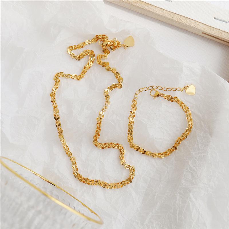 Japanisch-Koreanischer Stil Fächerförmige Phönixschwanz Halskette, Einfache Rauten Schlüsselbein Kette für Frauen, Titanstahl Pfirsichherz Schmuckstück.