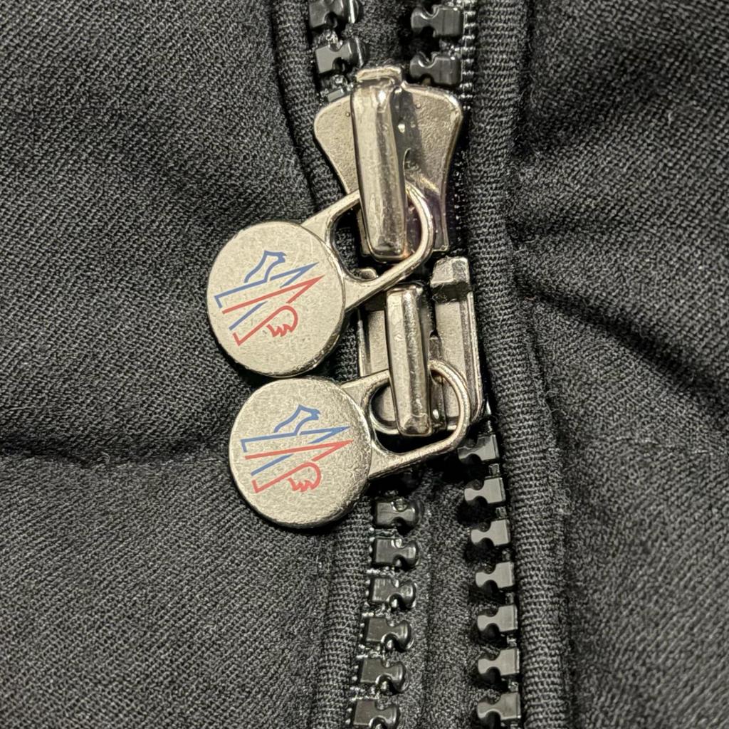 Used MONCLER F20911A5370054272 MONTGENEVREDown Jacket Black Nylon Mens