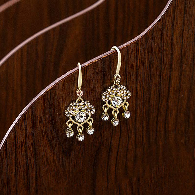 Retro Court Style Safety Lock Earrings, High-End Temperament Geometric Round Earrings Design Slightly Inlaid Earrings Women
