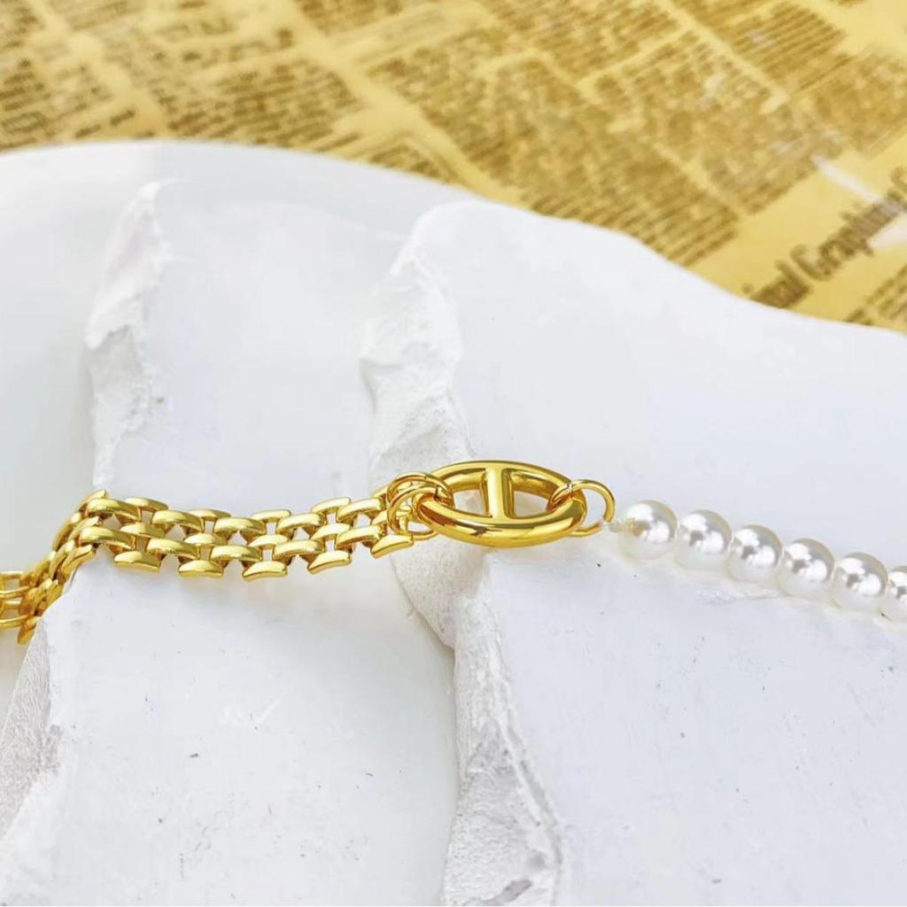 Women's Irregular Pearl & Beaded Chain Bracelet - Unique Pig Nose Strap Design
