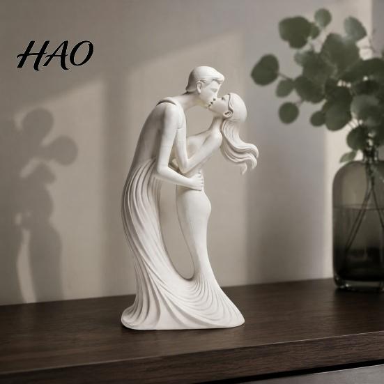 Modern Minimalist Abstract Figurine 3D Printed Kissing Couple Ornament, Love Statue, Soft Matte White Desktop Ornament Romantic Sculpture for