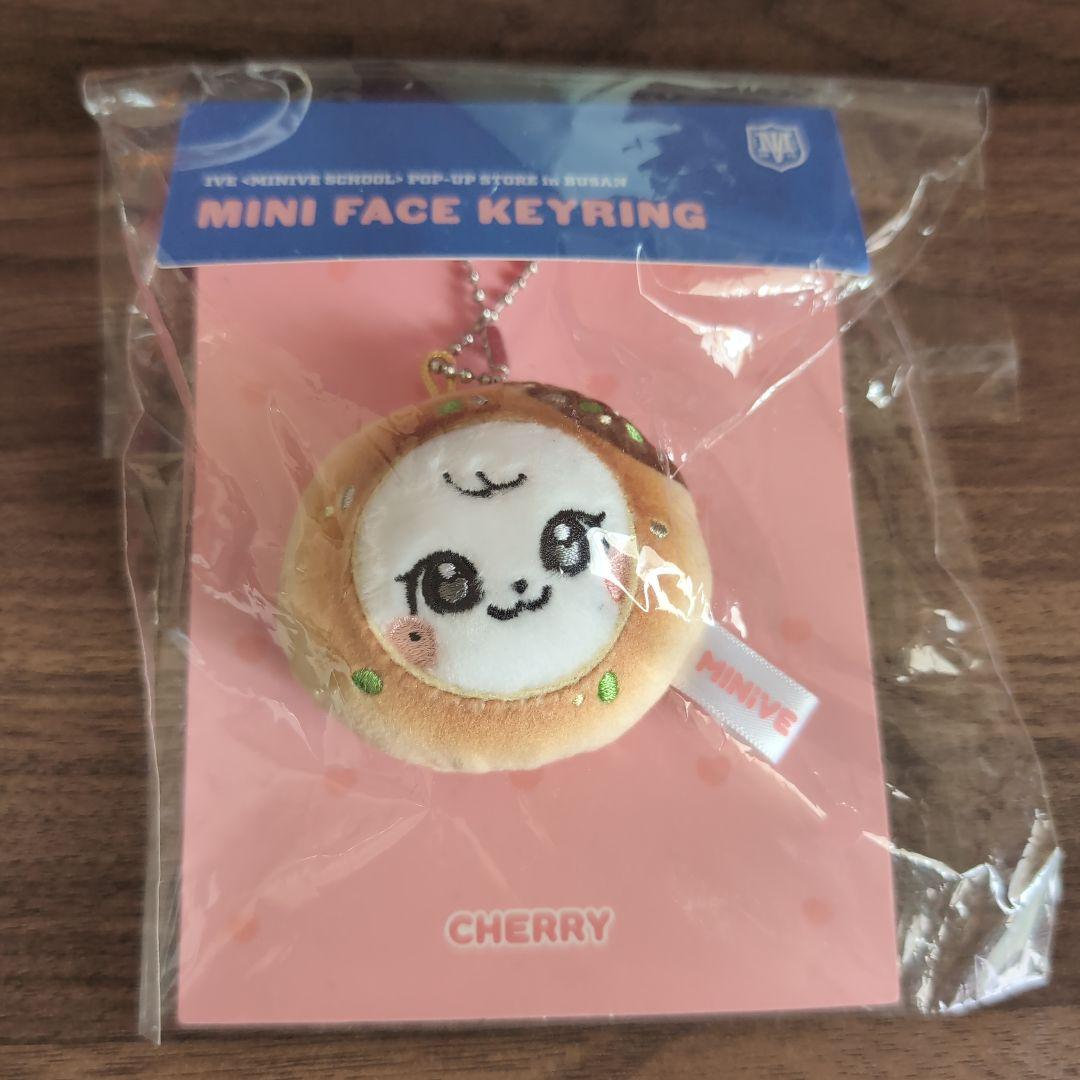 [USED] Busan Limited Edition IVE MINIVE Wonyoung Mini Face Keyring - Cherry