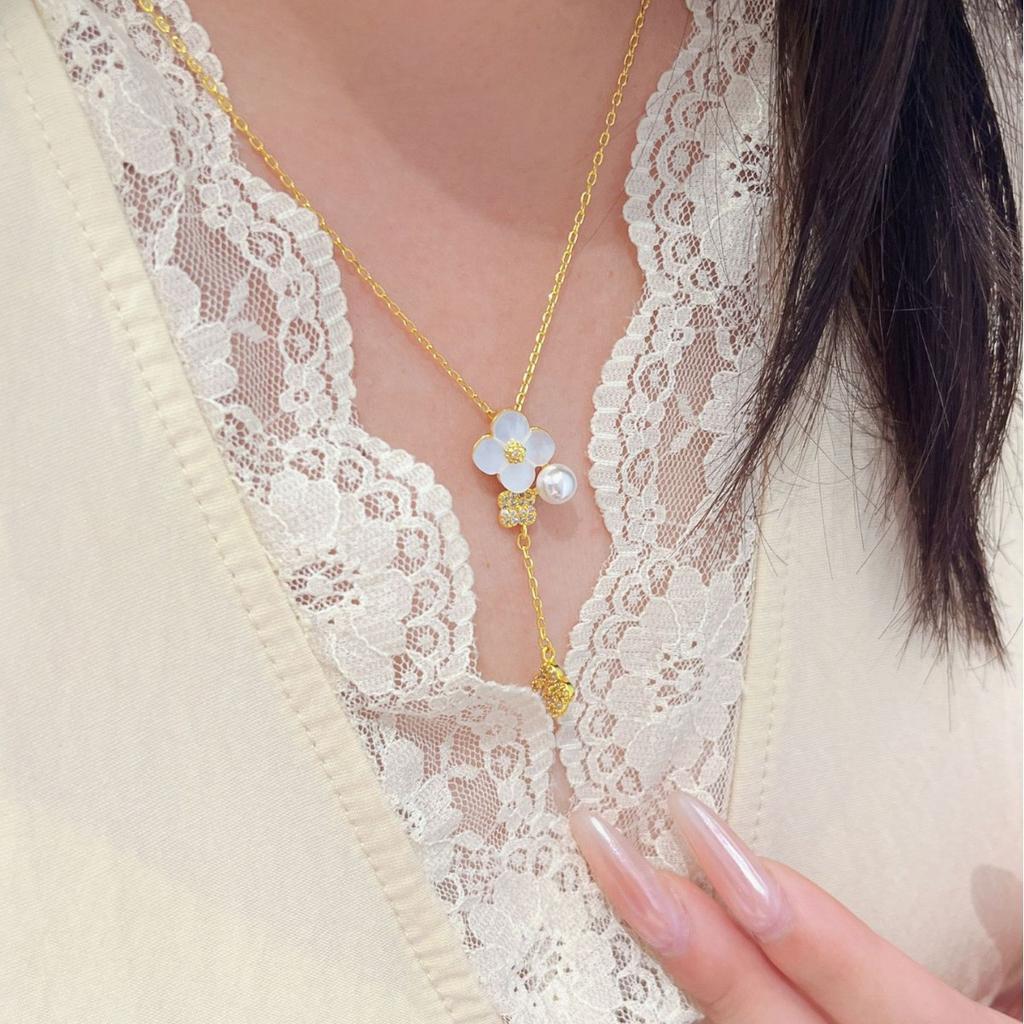 French Retro Four-Leaf Flower White Shell Fringed Necklace Five-Flower Bracelet Petal Temperament Premium Light Luxury Set