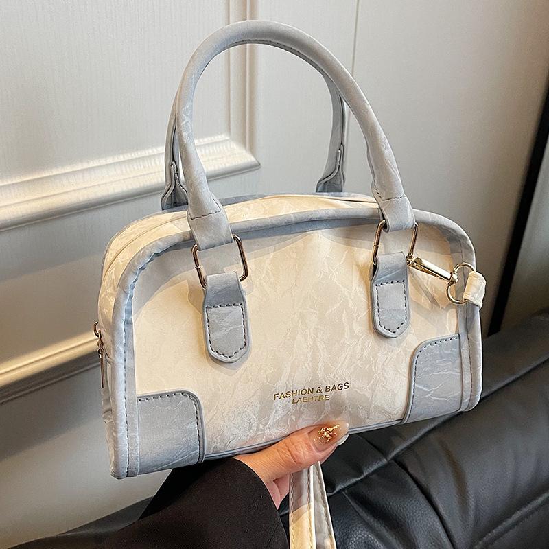 Simple Commuting Fashionable One Shoulder Handbag Women's Spring Niche Design New Retro Small Square Bag Women