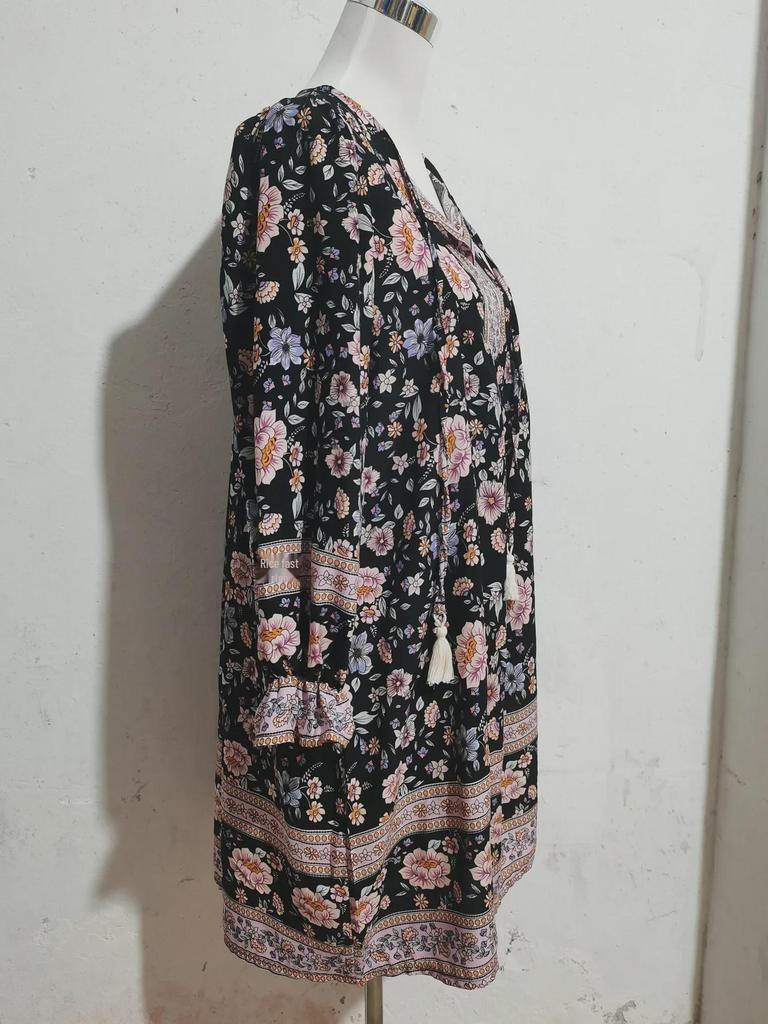 Rochie boemă de vacanță cu flori din raion