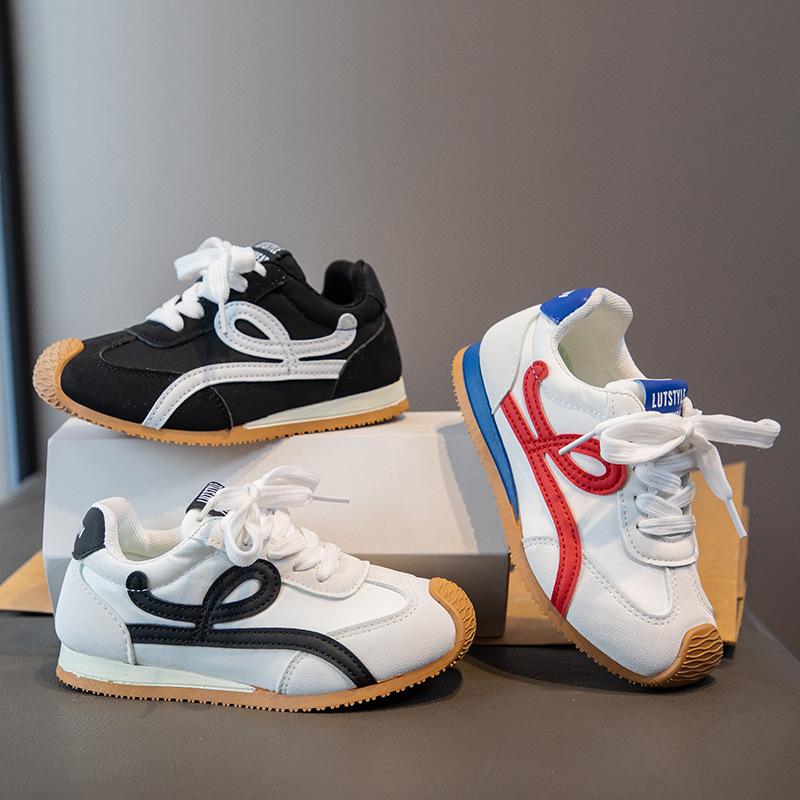 

Spring Children s New Comfortable Boys and Girls Popular Fashion German Training Shoes 26 yards inner length about 16.5CM білий