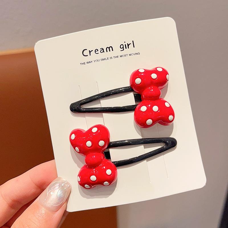 Czerwona Kokarda w KropkiMaszynka do WłosówUrocza i DziewczęcaKlamra na Grzywkę Klips BB Klips BocznyAkcesorium do Włosów