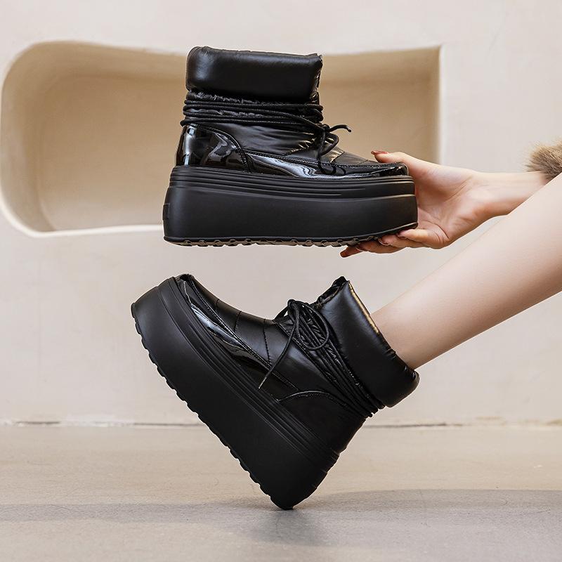 

Зимние женские ботинки на платформе 8 см, новинка зимы 2025, женские хлопковые ботинки на толстой подошве, короткие ботинки с ремешками в стиле «хлеб», женские однотонные 39 чёрный