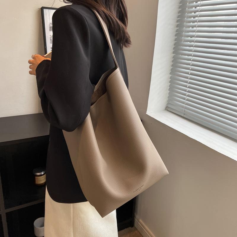 Large capacity bag women's 2025 spring and summer new fashion versatile commuter Korean version retro tote bag underarm shoulder bag