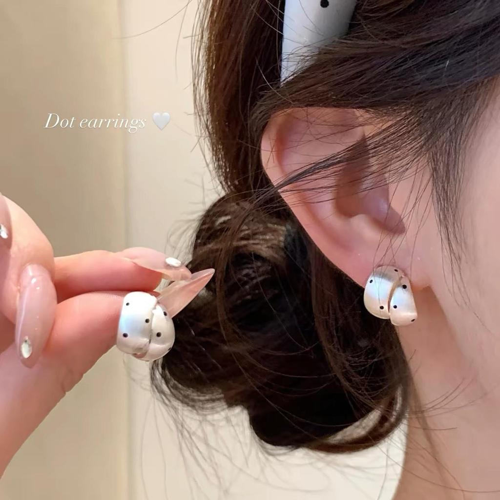 S925 Silver Needle Large Hoop Earrings - Japanese & Korean Style, Fashionable & Versatile, Celebrity-Inspired.
