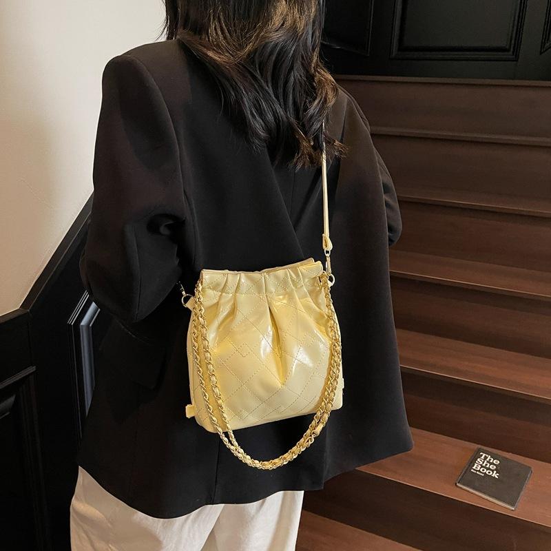 2025 spring and summer new fashion classic rhombus chain bag high-end single shoulder underarm bag double shoulder crossbody bucket bag