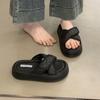 Dicke Sohle Muffin Klettverschluss schwarze Hausschuhe Damen Sommerbekleidung 2025 Sommer neue Mode coole Hausschuhe