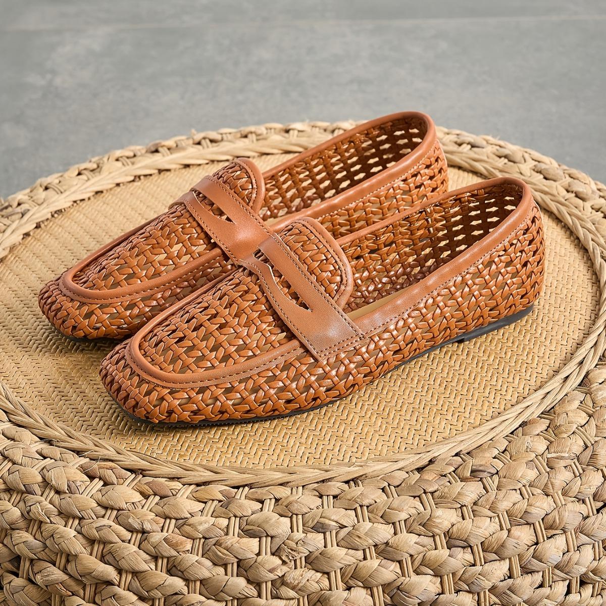 

2026 Spring/Summer New Style Square Head Retro Leisure Hollow Breathable Weaving Versatile Shopping Flat Bottom Women s Shoes Commuting Lightweight 35 коричневый
