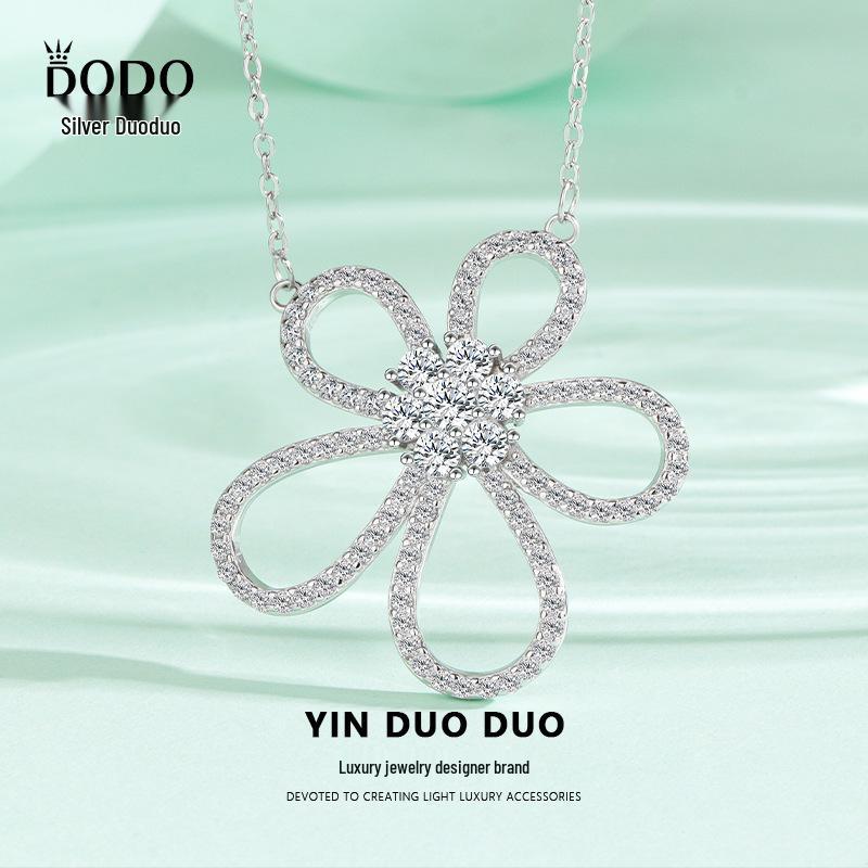 

S925 Sterling Silver Sunflower Necklace - Luxurious Diamond-Accented Five-Petal Flower Pendant. Small - Platinum