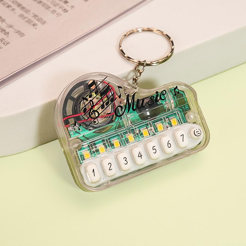 Mini Electronic Keyboard Keychain Portable Musical Instrument Toy Piano Keychain Mini Real Working Finger Piano Keychain