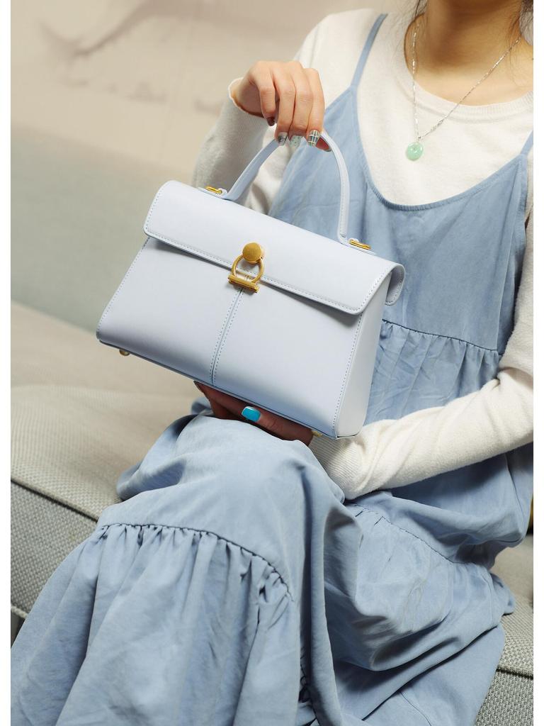 2025 Spring/Summer Women's Retro High-End Fashion Tote: Niche Design Handbag, Shoulder & Crossbody Bag.