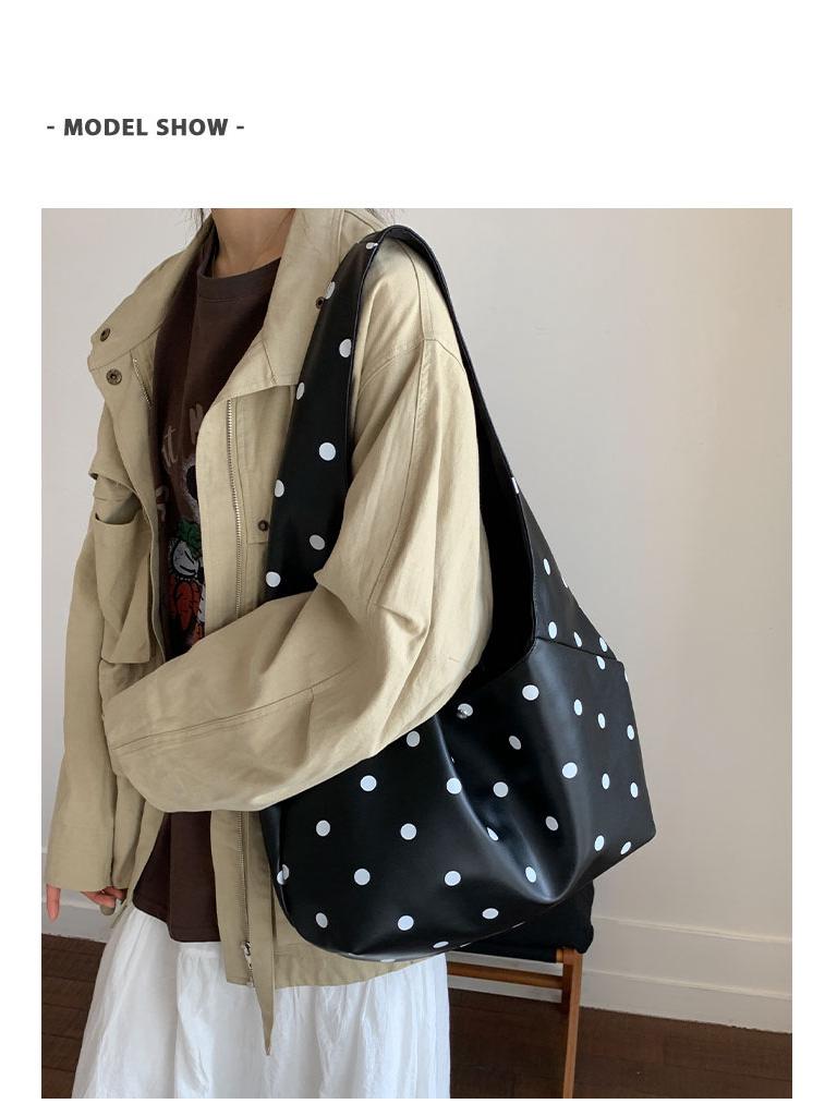 Koreanischer Retro-Schulter-Tote mit Polka Dots: Groß, Modisch, Vielseitig, Schlichtes Design