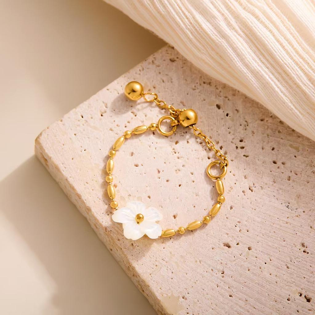 French Vintage Shell Flower Necklace Minimalist Pendant Collarbone Chain Women's Elegant Fashion Jewelry Trendy Accessory