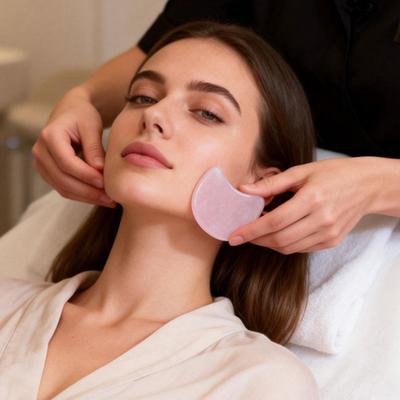Pink Quartz Scraping Board Cat Head Shape Facial Massage Tool for Lifting Firming V-Face Line Relieves Fatigue Promotes Circulation Spa Gift for Women
