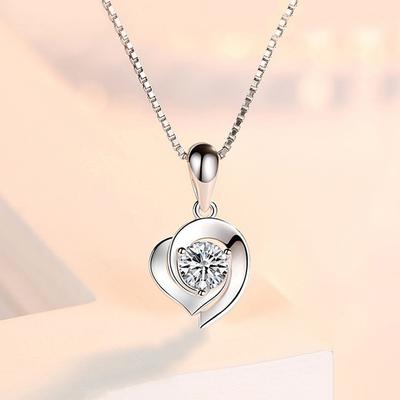 Love Heart Necklace for Women, Japanese and Korean Simple Peach Heart Pendant Collarbone Chain Neck Chain