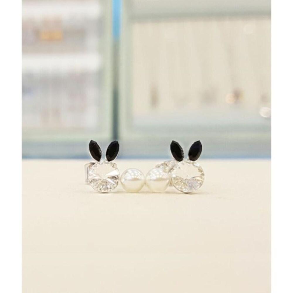 Volare Save Zone 01 Angora BW Earrings 2 Le331 (15750772)