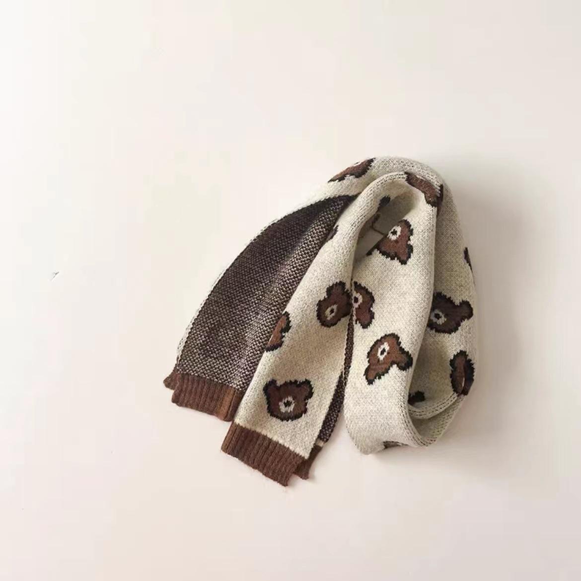 

Детский шерстяной шарф: Полосатый трикотаж с цветовыми блоками и вышивкой медведя - Унисекс снуд