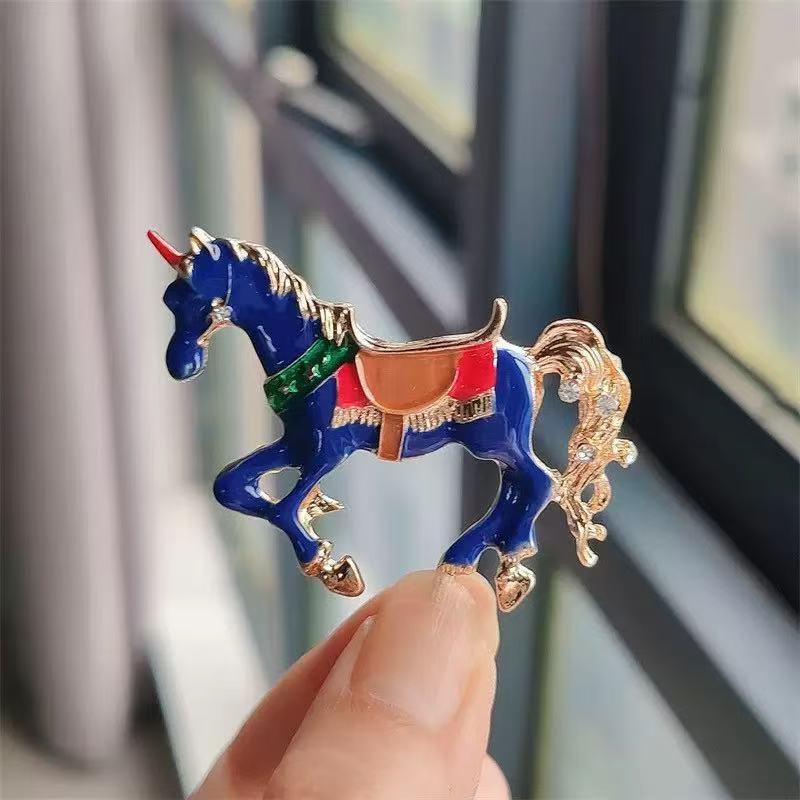 Vintage Court Style Enamel Galloping War Horse Brooches Pins For Women Clothing Accessories Men Fashion Suit Lapel Corsage
