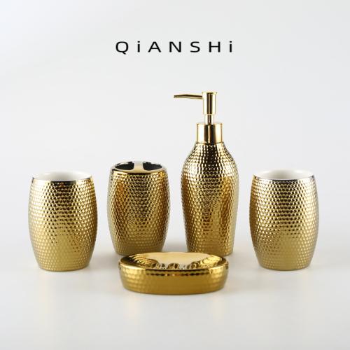 

Золотой керамический набор для мытья рук, бутылка для мытья рук, стакан для ополаскивателя полости рта, креативный дозатор мыла, мыльница, набор аксессуаров для ванной комнаты