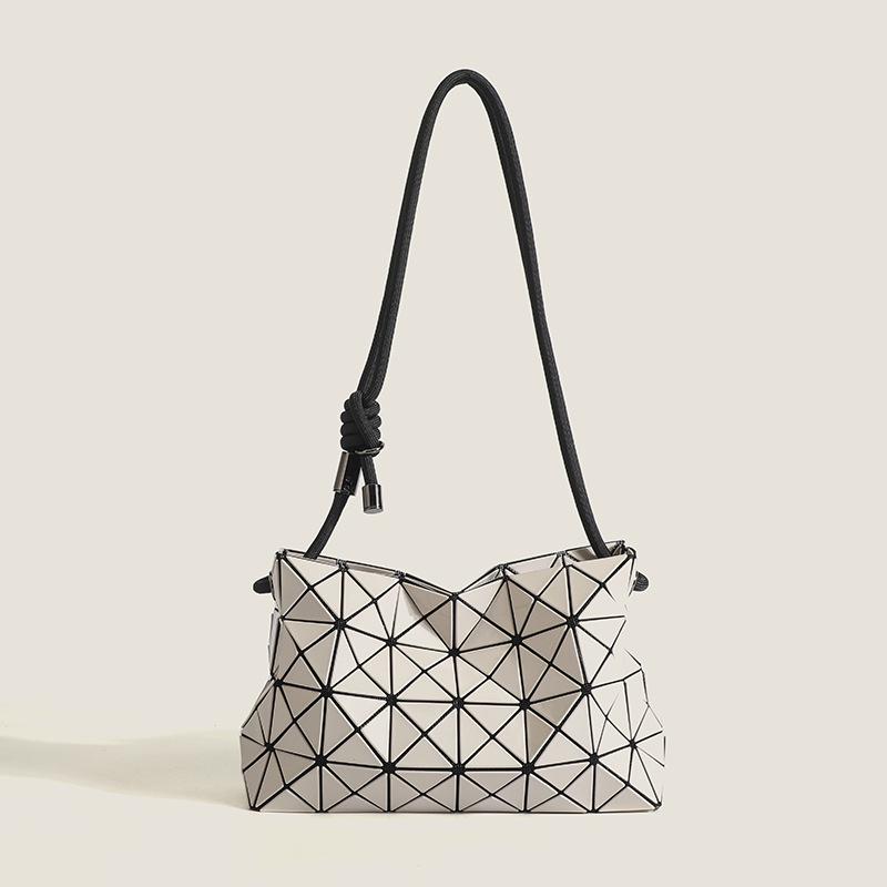 2026 Trendy Geometric Rhombus Women's Shoulder Bag: Fashionable, Simple Drawstring Design