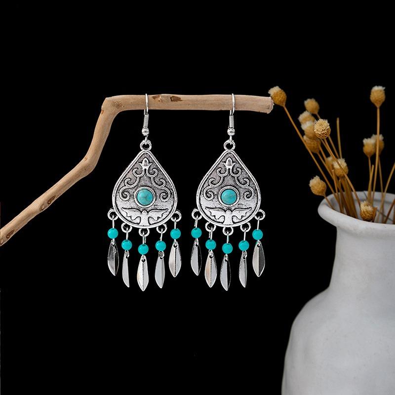 Bohemian fringed turquoise earrings, retro few earrings, personalized temperament earrings.