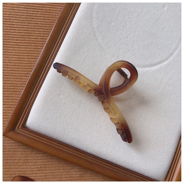 

Заколка для волос Amber Matte Autumn/Winter Brown Shark для женщин