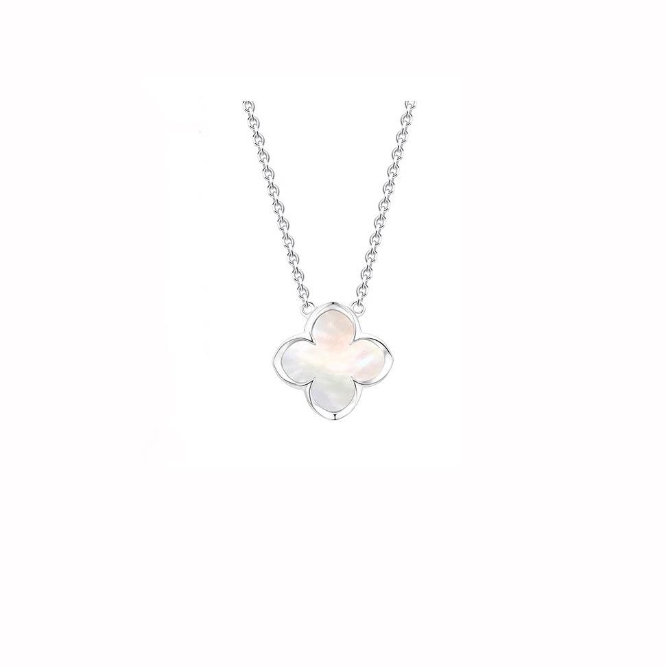 Lucky Four-Leaf Clover Necklace New Exquisite Senior Sense Titanium Steel Does Not Lose Colour Collarbone Chain Jewellery