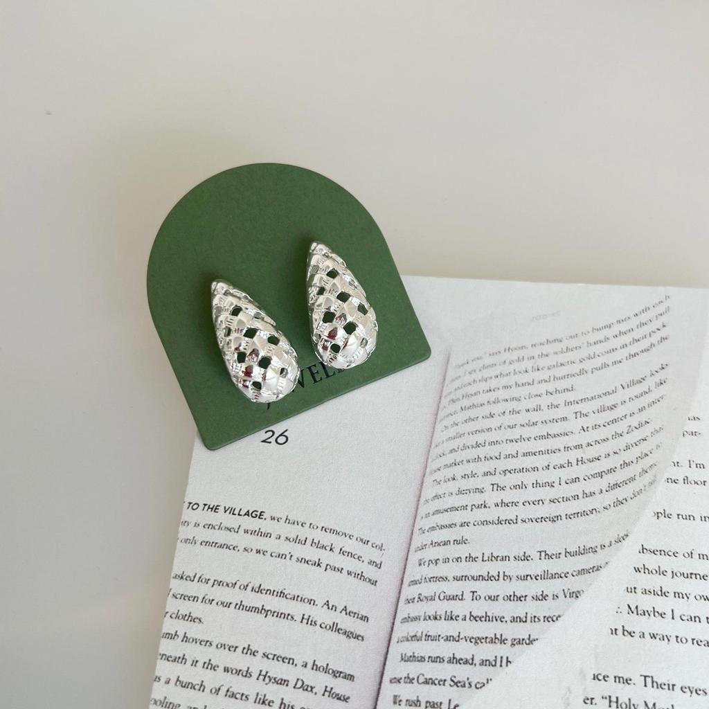 2025 Elegant Hollow Woven Teardrop Earrings - High-End Luxury Design