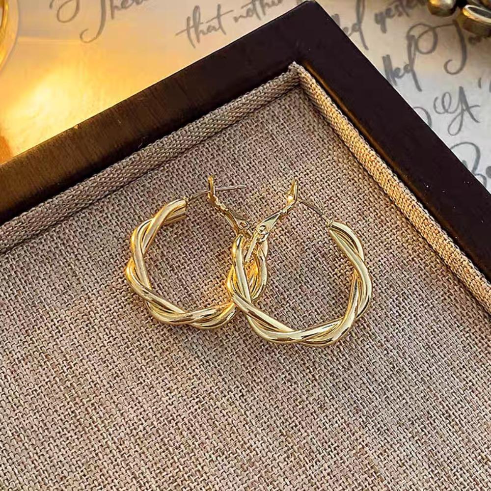 Golden Circle Earrings for Women 2025 New Ear Buckles, Light Luxury, High-end Sensory Ring Earrings, No Need To Pick Earrings When Sleeping