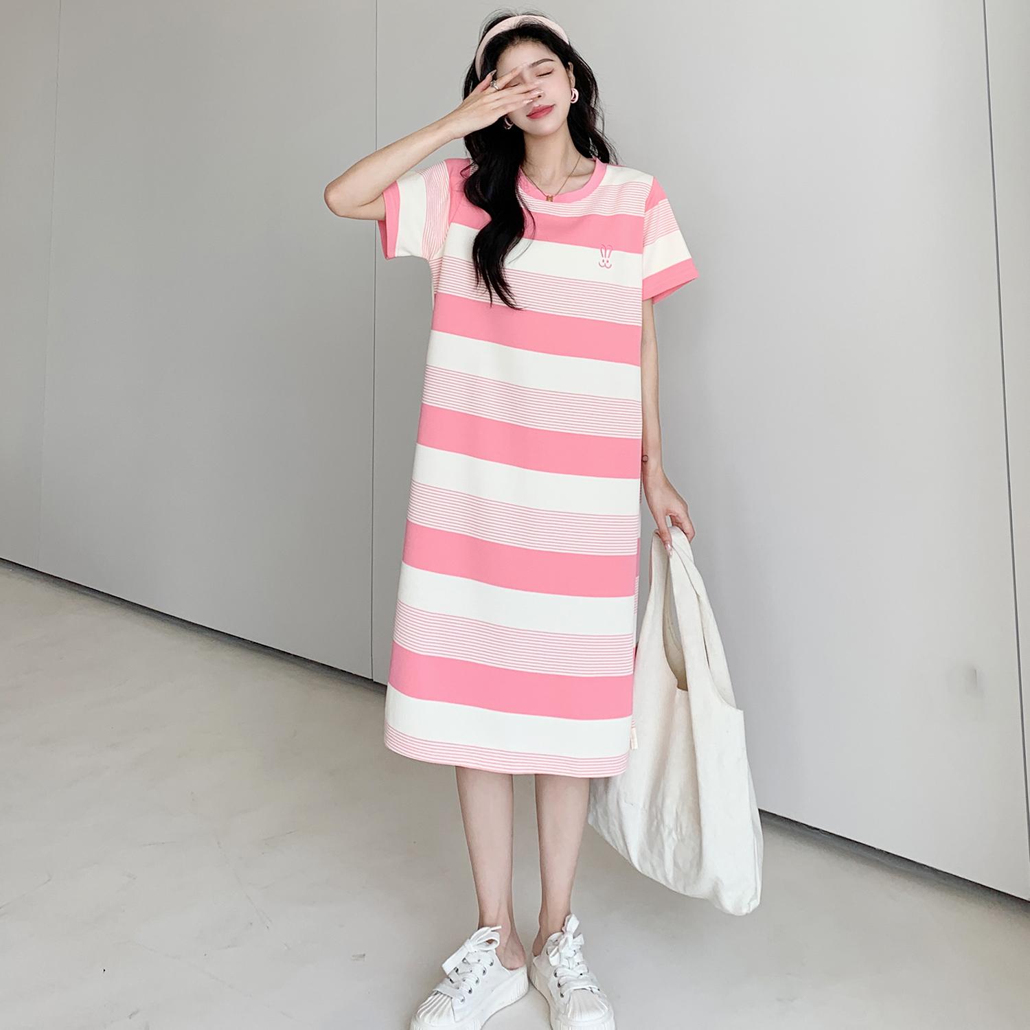 

MODIQUE Лето Плюс Размер Женщины Свободная Универсальная Милая Футболка Трапеции в Полоску Сращенная Футболка Длинное Платье Женское Повседневное Оверсайз Хлопковое Платье С Коротким Рукавом и О-Образным Вырезом 2XL розовый